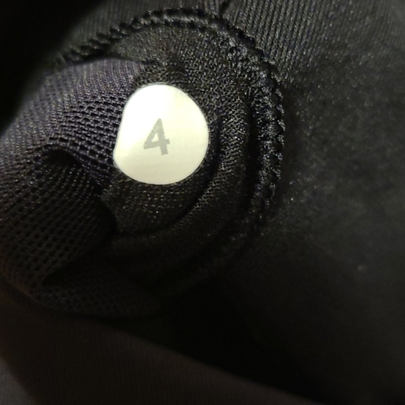 Lululemon - Ready, Set, Sweat Bra in Black - Picture 10 of 10